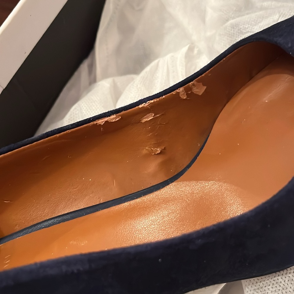 Halston Navy Blue Kid SuedeHeels Classic pumps in gorgeous blue color. Size 7 - Picture 10 of 12